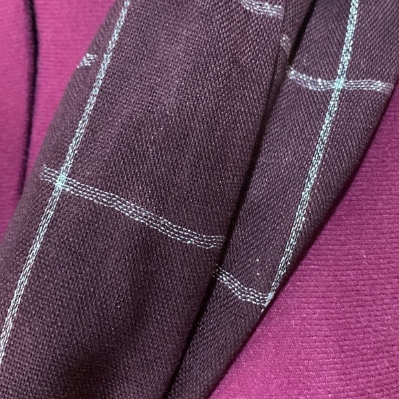 Gap Maroon and metallic scarf - Picture 3 of 4